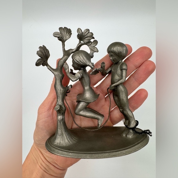 Vintage NWT Heritage Pewter Figurine of Boy & Girl Jump Roping - Picture 4 of 5